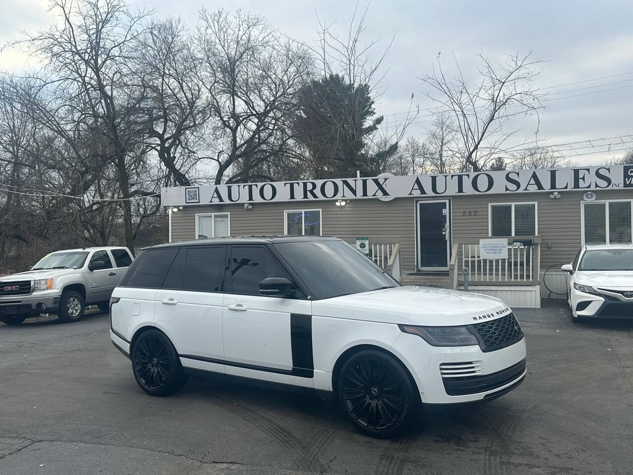 Used 2021 Land Rover Range Rover P525 Westminster Edition AWD/4WD image 2