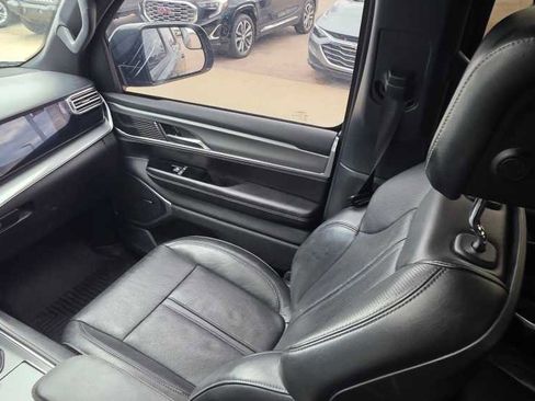 Used 2023 Jeep Wagoneer Series II image 16