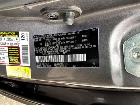 Used 2017 Toyota Sienna XLE image 36