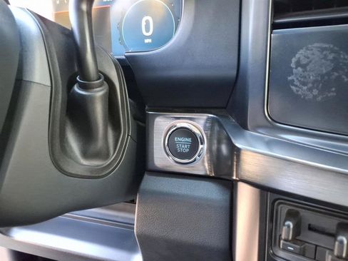 Used 2025 Ford F250 Lariat AWD/4WD image 9