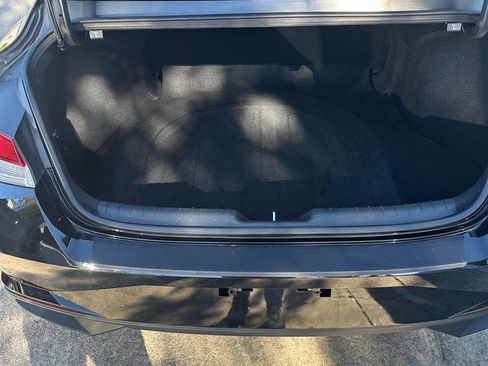 Used 2023 Hyundai Elantra SE image 7