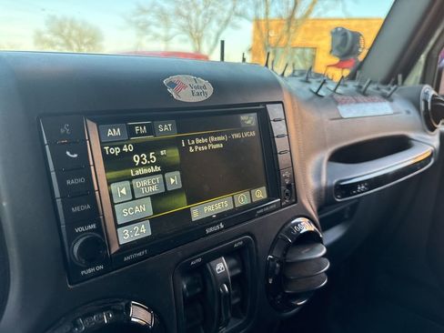 Used 2016 Jeep Wrangler Unlimited Sahara image 11