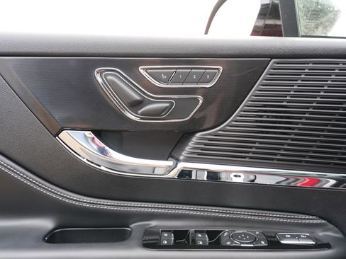 Used 2022 Lincoln Corsair Reserve w/ Elements Package image 17