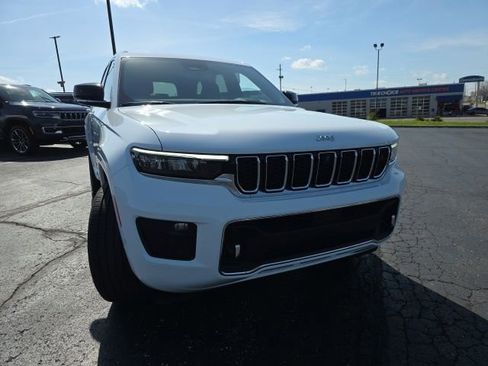 Used 2025 Jeep Grand Cherokee Overland w/ Adv Protech Group III image 10