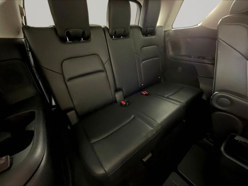 Used 2025 Nissan Pathfinder Platinum AWD/4WD image 26