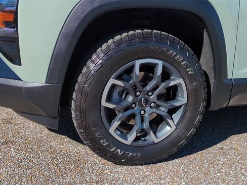 Used 2026 Chevrolet Equinox ACTIV image 9