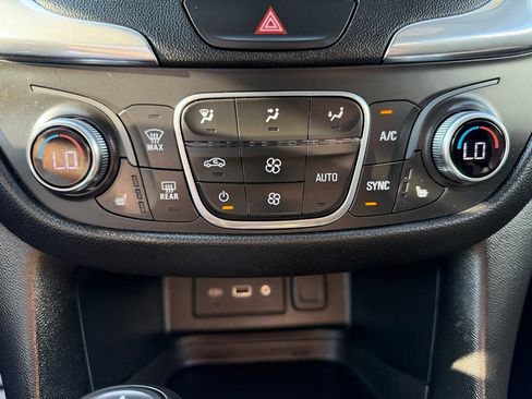 Used 2020 Chevrolet Equinox LT FWD image 15