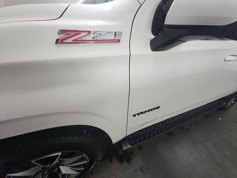 Certified 2023 Chevrolet Tahoe Z71 w/ Luxury Package AWD/4WD image 32