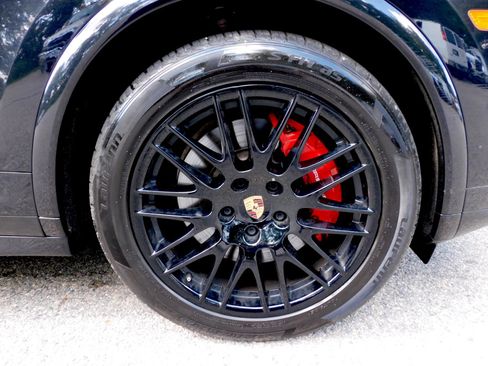 Used 2016 Porsche Cayenne GTS AWD/4WD image 24