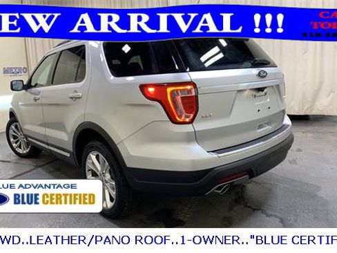 Used 2018 Ford Explorer XLT w/ Equipment Group 202A image 6