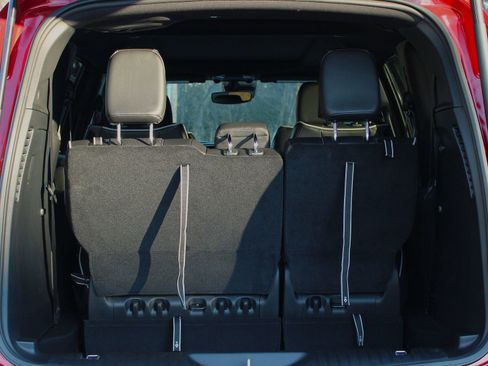 New 2026 Chrysler Pacifica Limited image 13