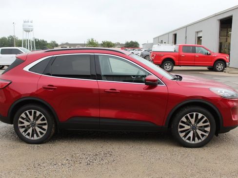 Used 2020 Ford Escape Titanium AWD/4WD image 7