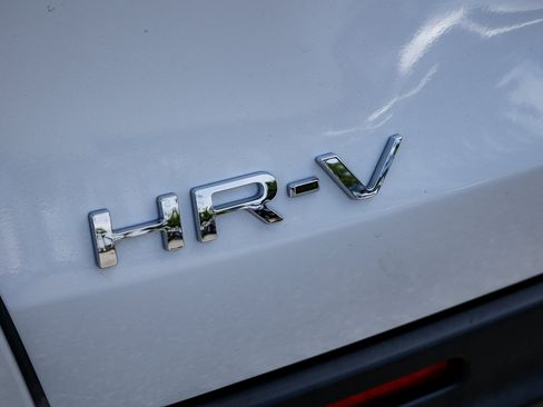 Used 2024 Honda HR-V LX image 9