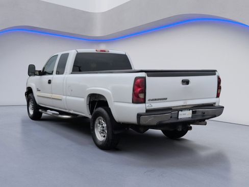 Used 2007 Chevrolet Silverado 2500 LT w/ Heavy-Duty Power Package image 10