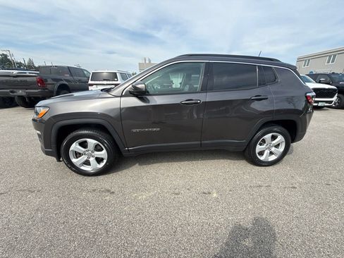 Used 2021 Jeep Compass Latitude AWD/4WD image 2