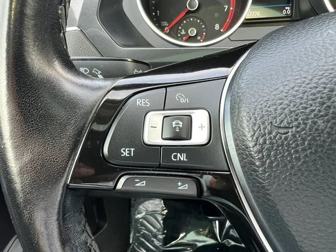 Used 2018 Volkswagen Tiguan SEL AWD/4WD image 22
