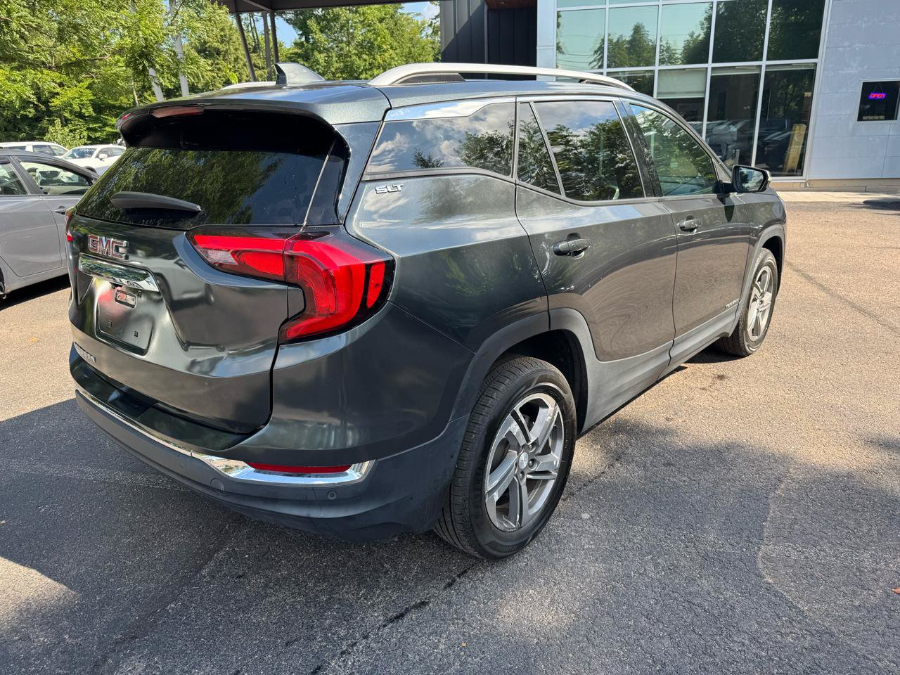 Used 2021 GMC Terrain SLT AWD/4WD image 5