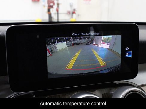 Used 2020 Mercedes-Benz GLC 300 GLC 300 image 8