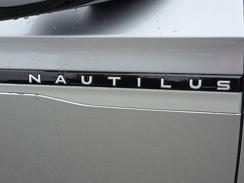 New 2026 Lincoln Nautilus Reserve image 8