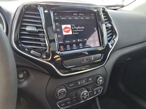 Used 2022 Jeep Cherokee Limited image 26