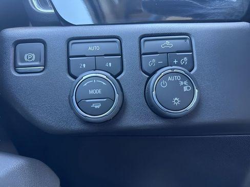 Used 2026 Chevrolet Silverado 1500 LT AWD/4WD image 23
