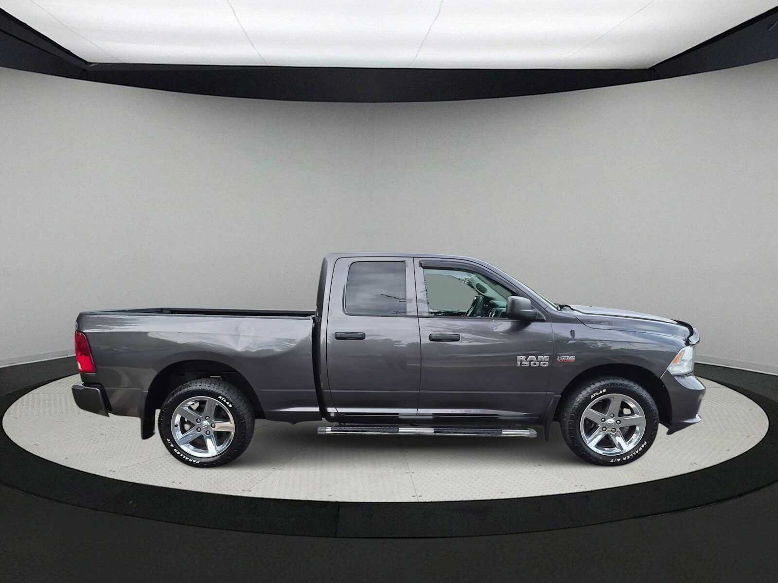 Used 2016 RAM 1500 Express AWD/4WD image 9