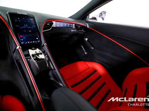 Used 2022 Ferrari Roma image 15