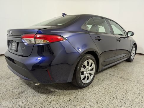 Used 2022 Toyota Corolla LE image 7