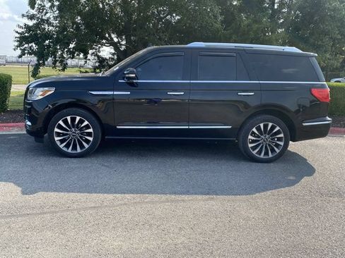Used 2018 Lincoln Navigator Select w/ Technology Package RWD image 10