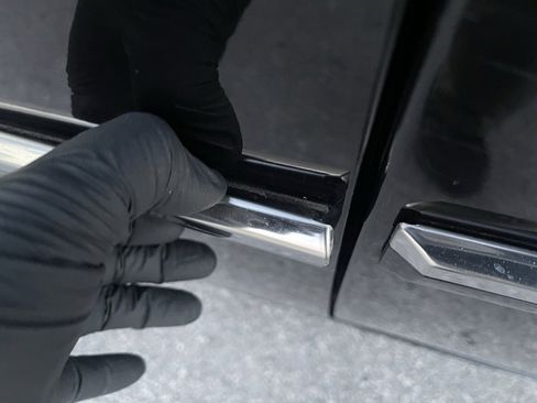 Used 2010 Chrysler 300 C w/ Luxury Group II image 28