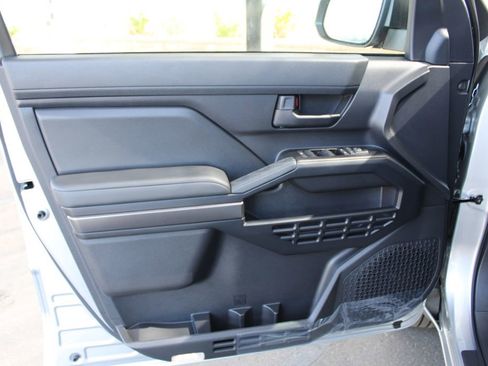 New 2026 Toyota 4Runner SR5 AWD/4WD image 19