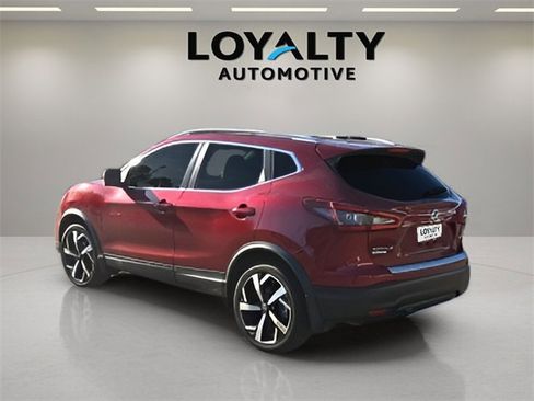 Used 2022 Nissan Rogue Sport SL image 3
