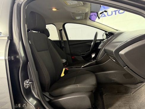 Used 2018 Ford Focus SE image 12