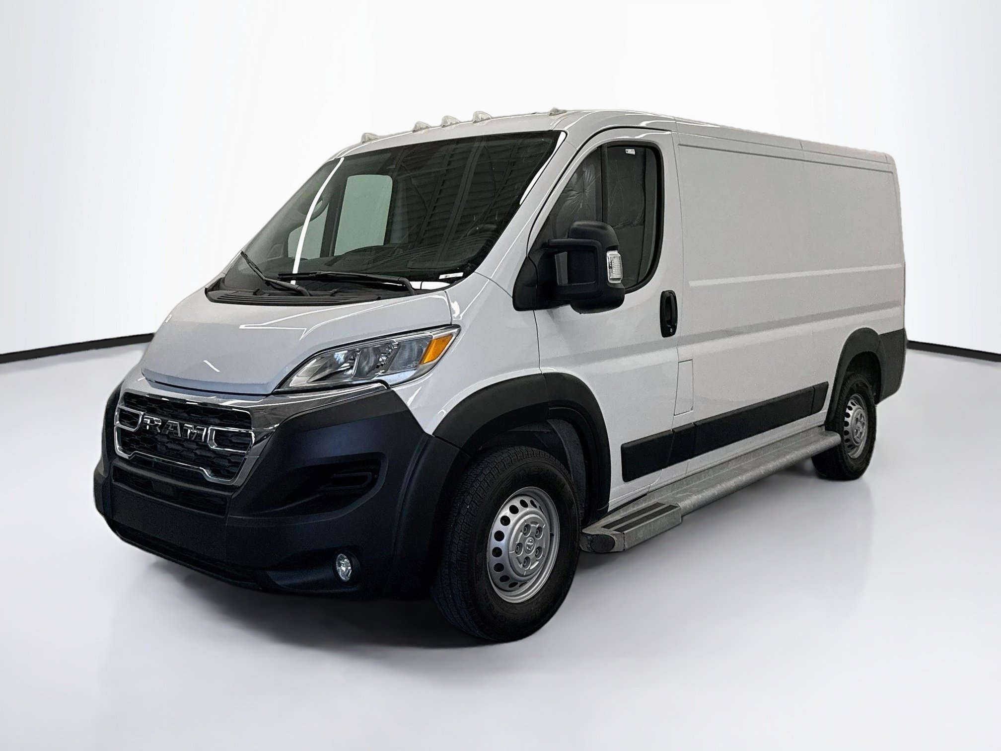 Used 2025 RAM ProMaster 2500 w/ U-Haul Equipment Group FWD image 3