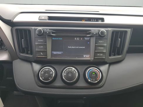 Used 2017 Toyota RAV4 LE image 36