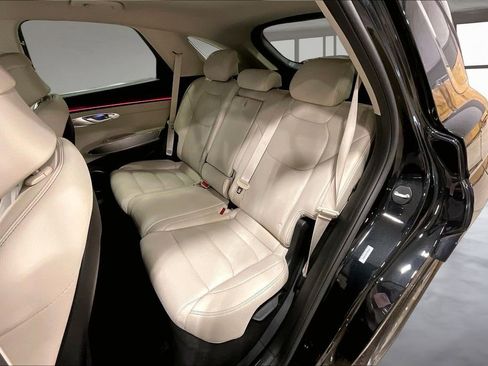 Used 2026 Genesis GV70 2.5T Select image 22