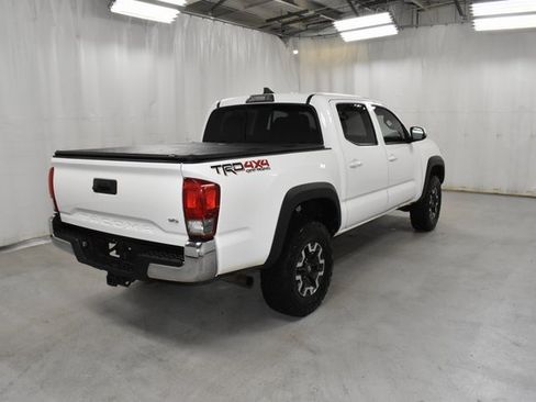 Used 2017 Toyota Tacoma TRD Off-Road w/ Tow Package (A/T) image 5