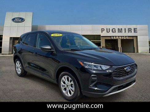 Used 2025 Ford Escape Active w/ Tech Pack #1 FWD image 1