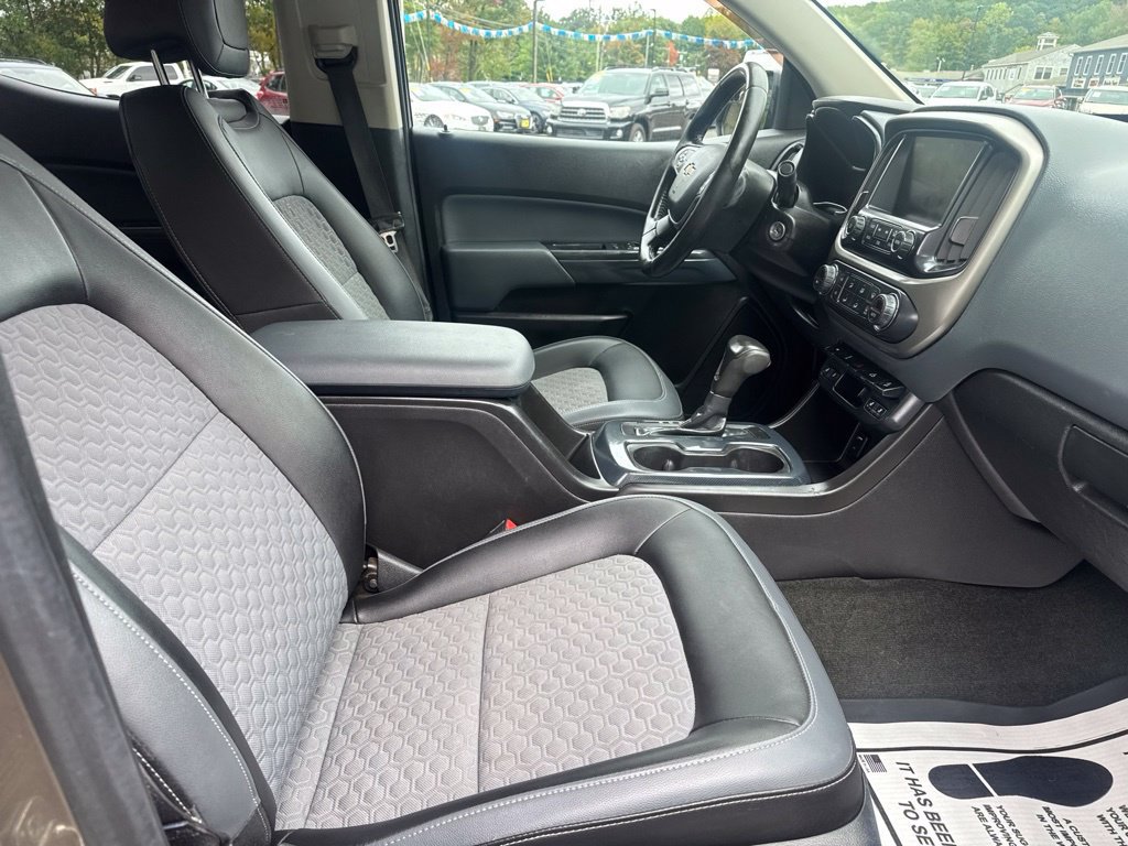 Used 2015 Chevrolet Colorado Z71 AWD/4WD image 37