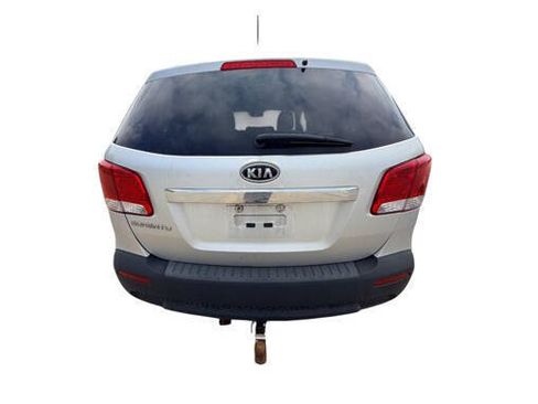 Used 2012 Kia Sorento LX w/ Third Row Pkg AWD/4WD image 4