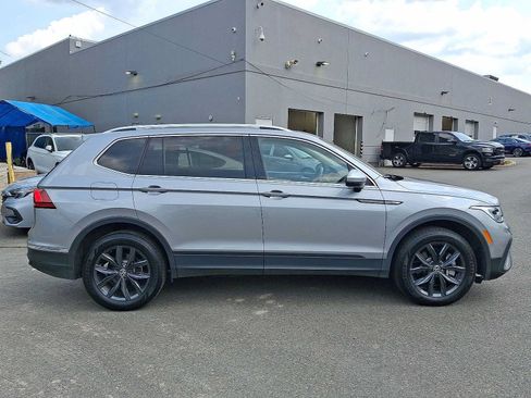 Used 2024 Volkswagen Tiguan SE w/ Panoramic Sunroof Package AWD/4WD image 25