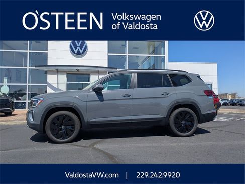 New 2026 Volkswagen Atlas SE image 1