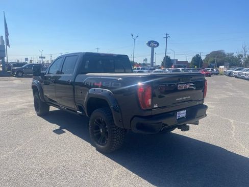 Used 2022 GMC Sierra 2500 AT4 w/ AT4 Preferred Package AWD/4WD image 4