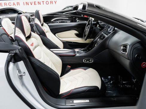 Used 2023 Aston Martin DBS Volante image 21