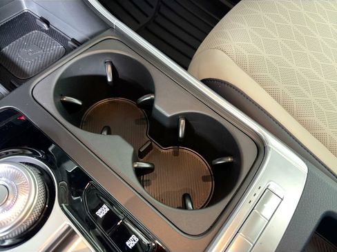 New 2026 Kia Carnival EX image 15