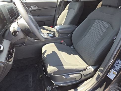 Used 2023 Kia Sportage LX FWD image 27