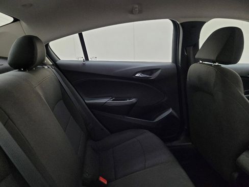 Used 2018 Chevrolet Cruze LS FWD image 19