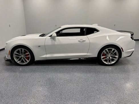 Used 2022 Chevrolet Camaro SS RWD image 6