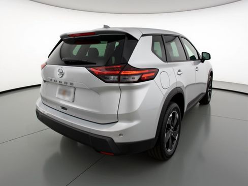 Used 2025 Nissan Rogue SV image 9