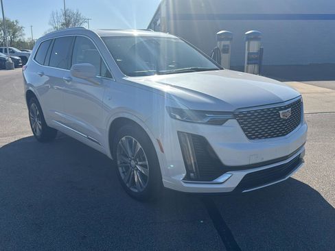Used 2025 Cadillac XT6 Premium Luxury w/ LPO, Floor Liner Package AWD/4WD image 8